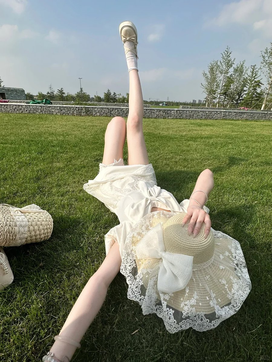 ulalapsi's tweet photo. 自然不露脸的拍照姿势 https://t.co/NGZ494DNuy