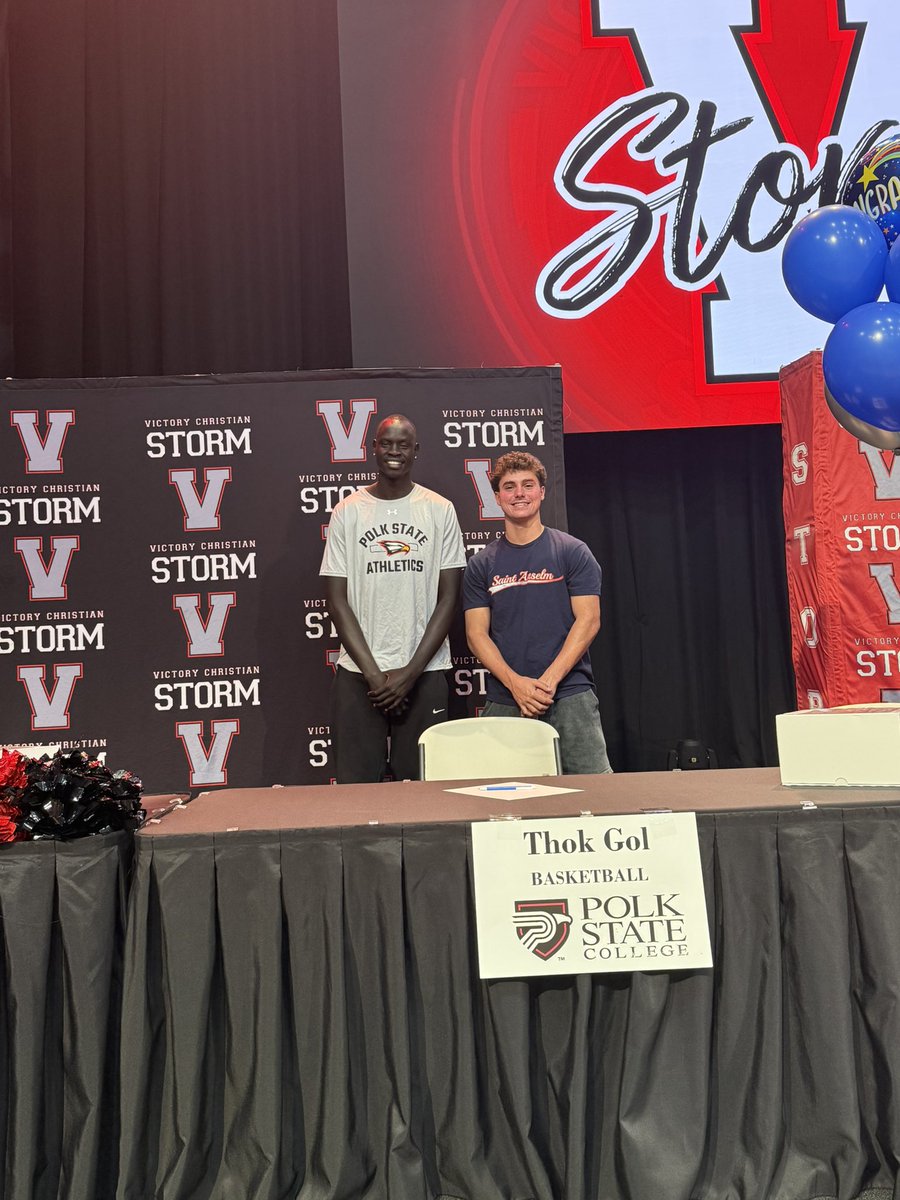 StormHoops23's tweet photo. TOUGHNESS is the key to unlocking your potential—TOUGHNESS leads to DISCIPLINE and CONSISTENCY. I’ve witnessed this firsthand over the last several years with @tuckerfox15 and @thok_Gol. Two of the toughest players  I’ve EVER coached. @VCAMBB150383 https://t.co/K2tgz7AMsj