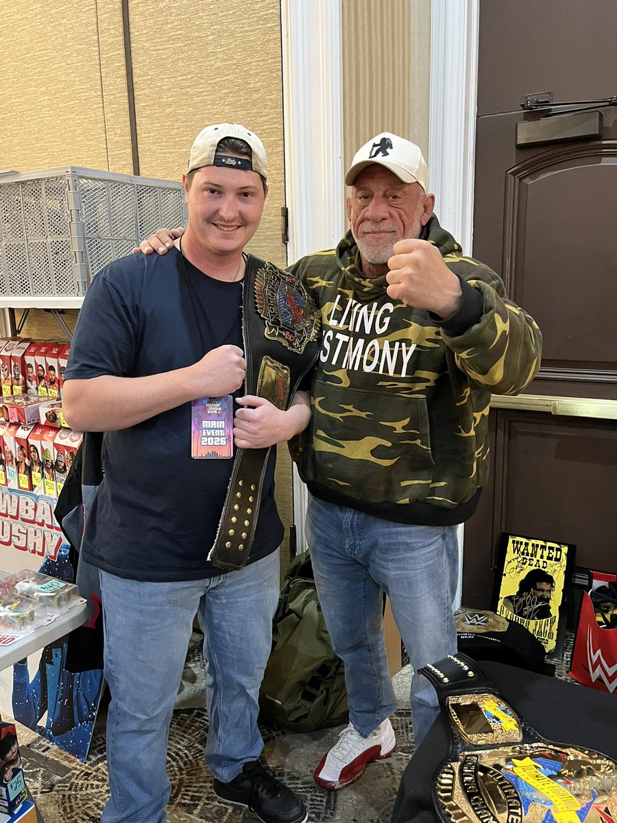 ClinchConvosPod's tweet photo. Throwback to when co host Kota met THE HAMMER Mark Coleman 👀 truly an unforgettable experience! Mark was so down to earth and genuine. Wasn’t just signing things and sending fans away. Had time for everyone! Thanks again @Markcolemanmma 
 #markcoleman #mma #thehammer #ufcchamp🐐 https://t.co/FA7Wdke4Zs