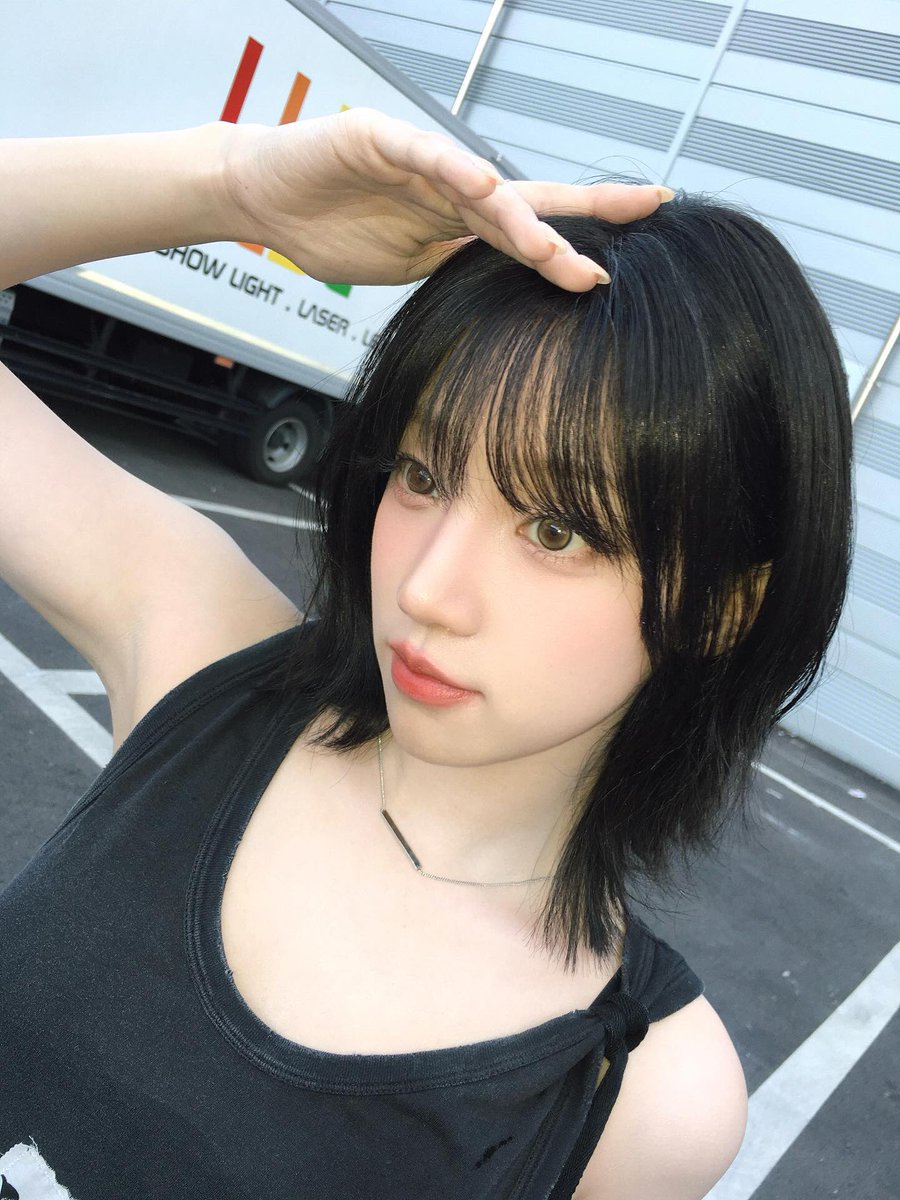 yuqi tweet media