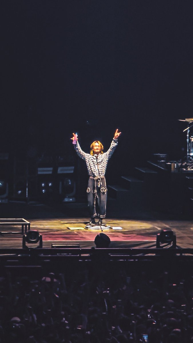 alltttrsyn's tweet photo. Dear @ONEOKROCK_japan,
3 yrs later, you're still my most streamed artist and through ups and downs your music remains my anchor.

Thanks for coming to Jakarta again and I'll keep living diligently til we meet again, my tropical therapists!

#ONEOKROCK
#OORINJAKARTA
#DETOXASIATOUR https://t.co/g04zA7oG0F