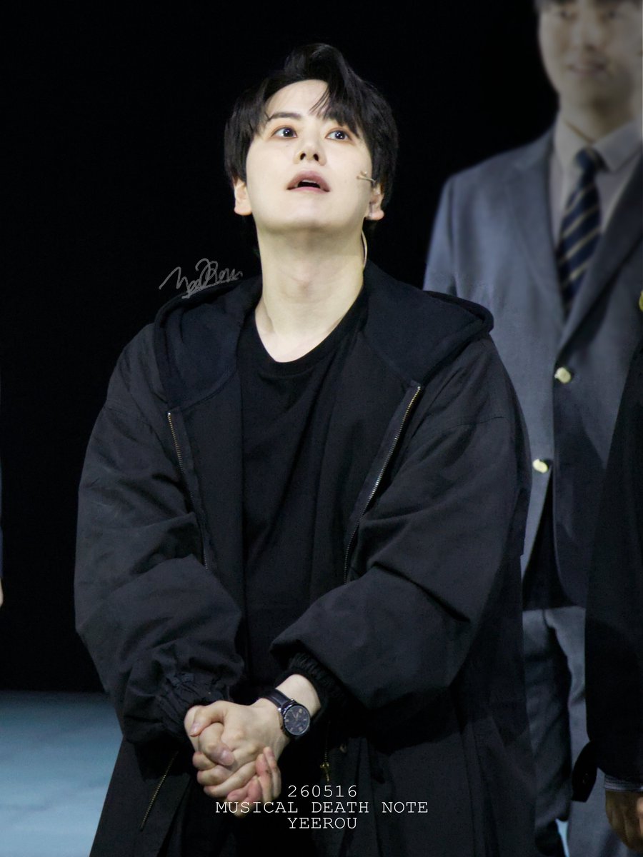 sakura02413's tweet photo. 260516 DEATH NOTE MUSICAL 

夜神규💙

#규현 #데스노트뮤지컬
#KYUHYUN https://t.co/0rv8tmRkFi