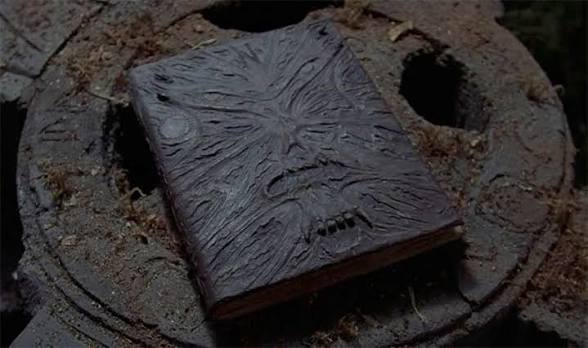 Dyerbolical Horror (☥𝐃𝐁) tweet media