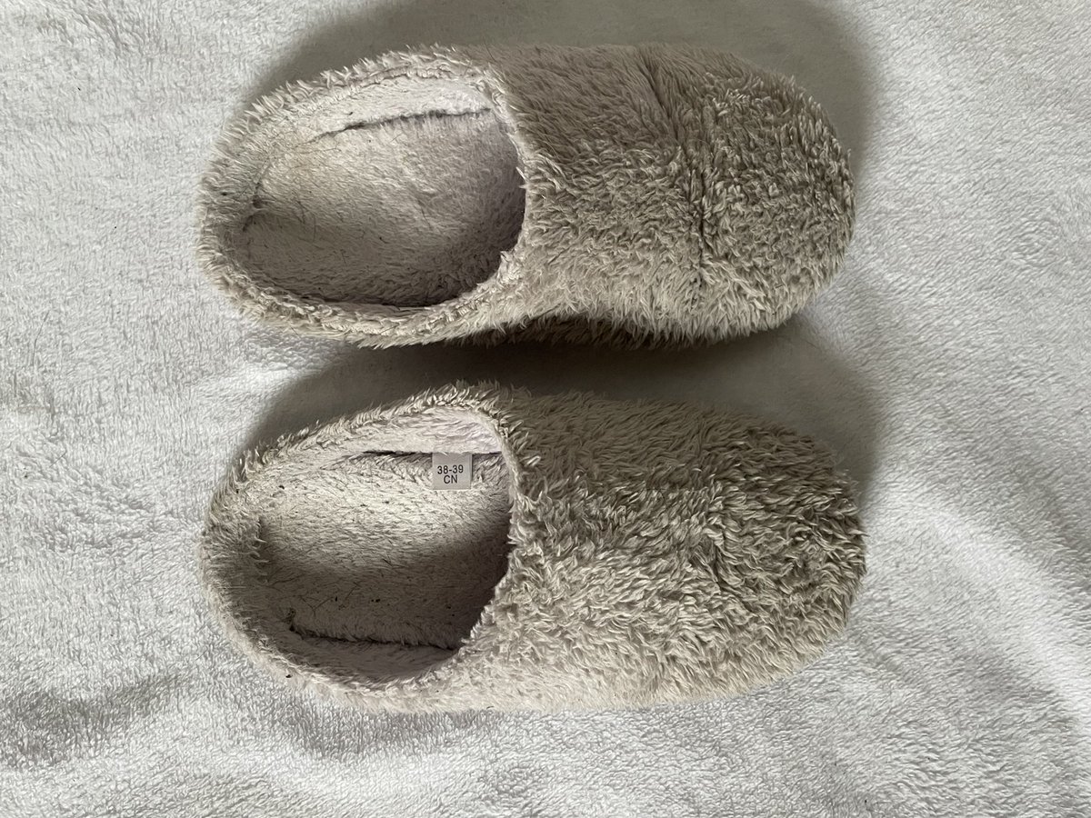 melanie9373's tweet photo. Elle part chez qui ? 🥰
Odorante ++++
#feetfetısh #pied #odorante https://t.co/Ed3i1zaHo1