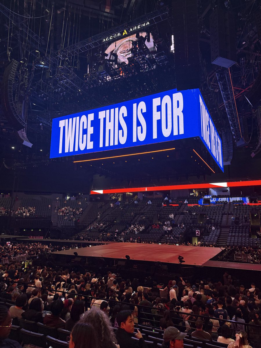 bktsemma's tweet photo. Let’s gooo 🫶🏻 #TWICEINPARIS https://t.co/onSK3S7Fbc