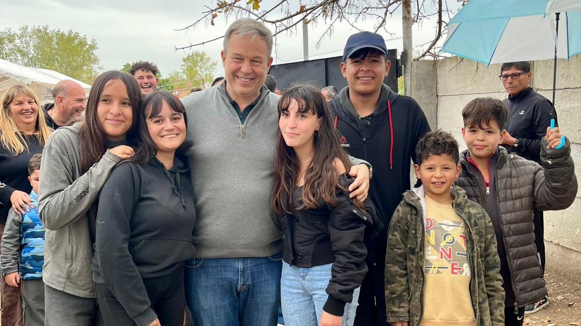 CascallaresPJ's tweet photo. ¡IMPULSAMOS LA INCLUSIÓN  DE NUESTROS JÓVENES!

Este fin de semana junto a @nicolaspj80 disfrutamos de una locreada junto a la familia del Envión Comunitario "Mundo Feliz" en Don Orione. Allí compartimos un encuentro con integrantes de las subsedes del Envión de Glew, de Malvinas Argentinas y de San José. 

#BrownConVos
