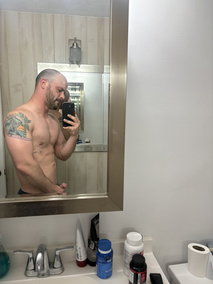lildicknic's tweet photo. My best friend sends my pics to everyone he knows. Now everyone in my state knows me as the little dick boy #gaysph #tinydick #betadick #gaytinydick #gaytinypenis #micropenis #tinydickexpose #tinydickloser https://t.co/QyBXX2iVQr