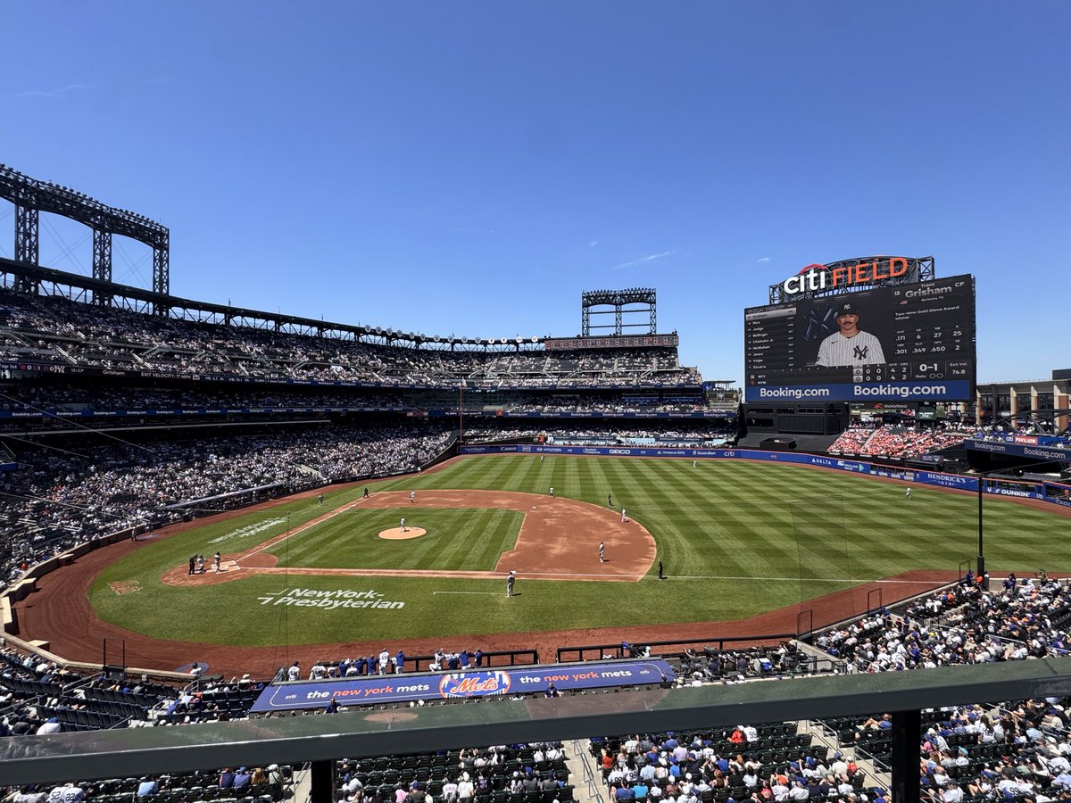 ponchordh's tweet photo. Subway series at Citi Filed https://t.co/yHZYQPFlmw