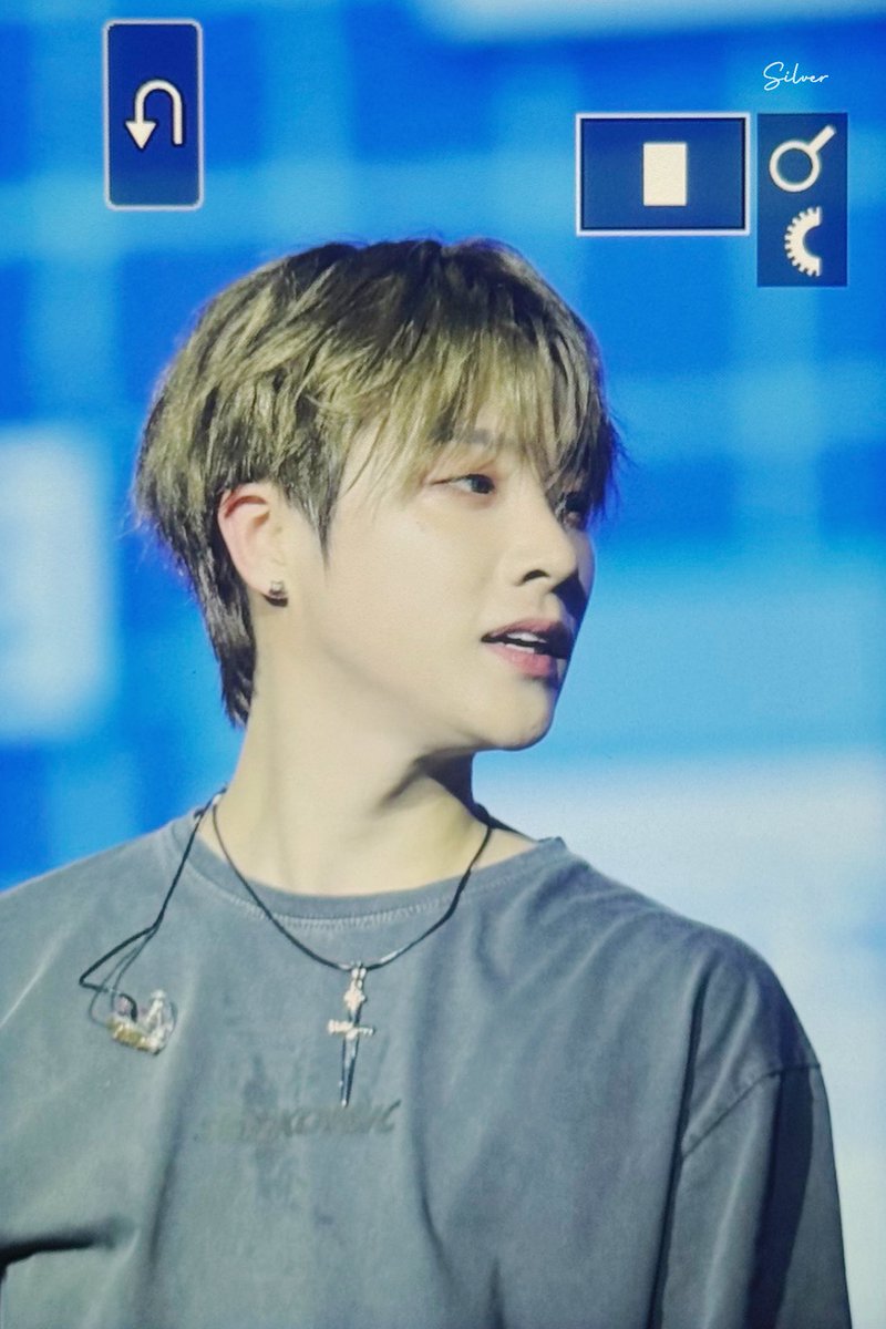 실버 Silver🦋 tweet media