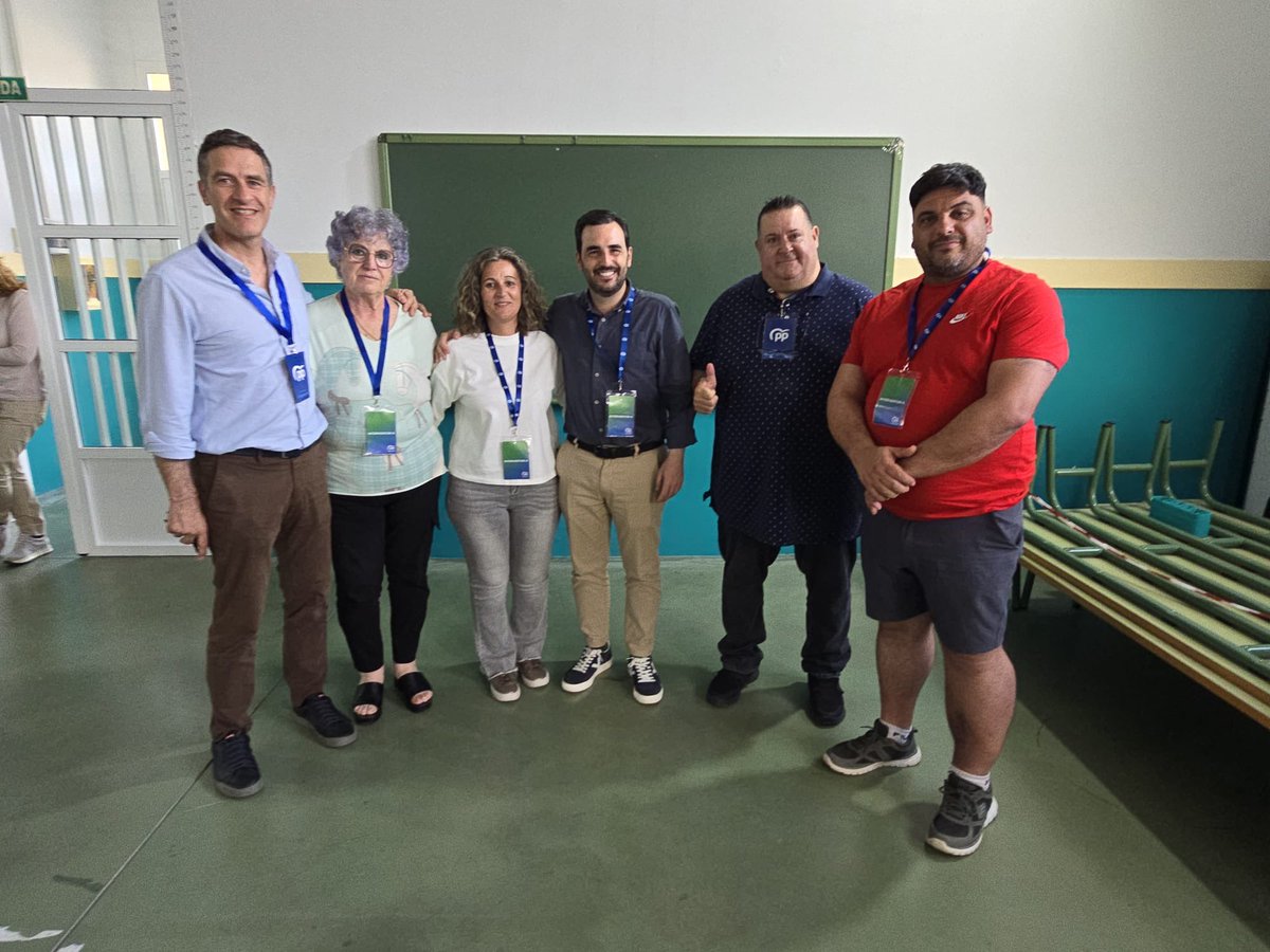 PPDipalme's tweet photo. El portavoz de @PPDipalme ha visitado también a los interventores del PP en Rioja #LaFuerzaDeAndalucía https://t.co/ToP0UiEhQX
