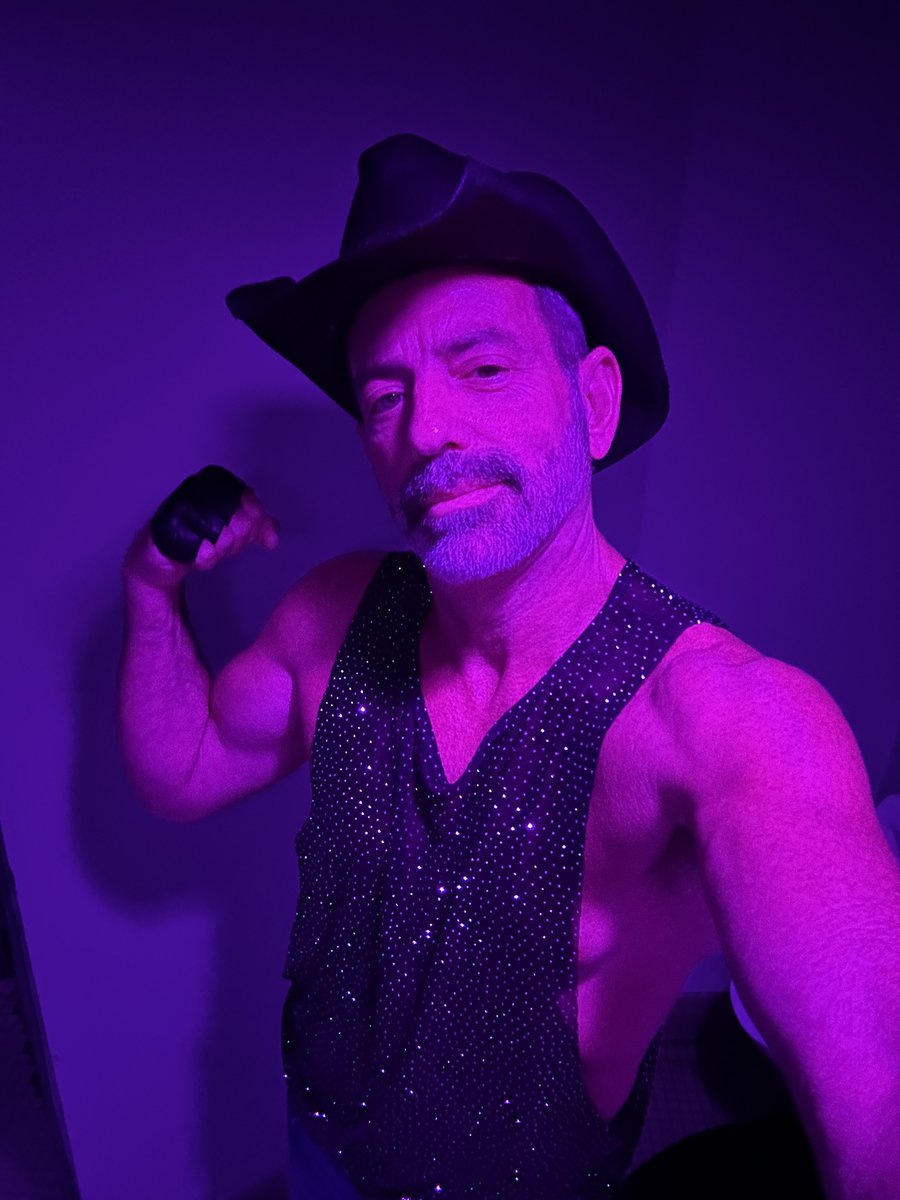 silver_1k's tweet photo. Great Saturday night out in Houston! https://t.co/XUbhBiqHCh