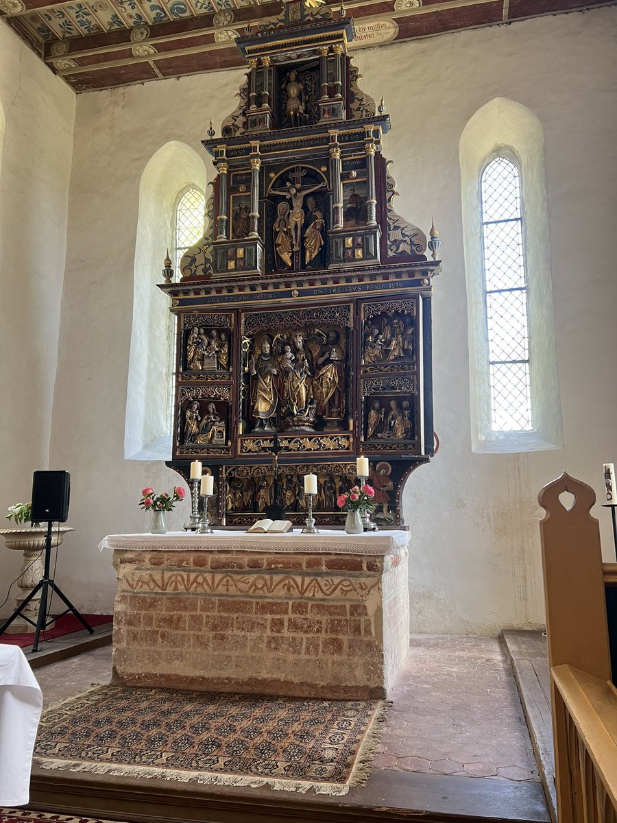 KristfBalint's tweet photo. Ein gut besuchter Gottesdienst um 14 Uhr in der sehenswerten Dorfkirche St. Nikolaus zu Briest (Kirchenkreis Uckermark) mit dem dortigen pastor loci, Peter Börner, gemeinsam gestaltet. Aufmerksame Zuhörer:innen, die den nicht leichten Predigttext und seine Auslegung hörten, https://t.co/ED1AJsC9mJ