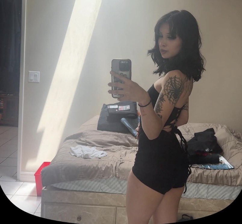 playb0ialy's tweet photo. #iluvme https://t.co/ZPnjXLZE75
