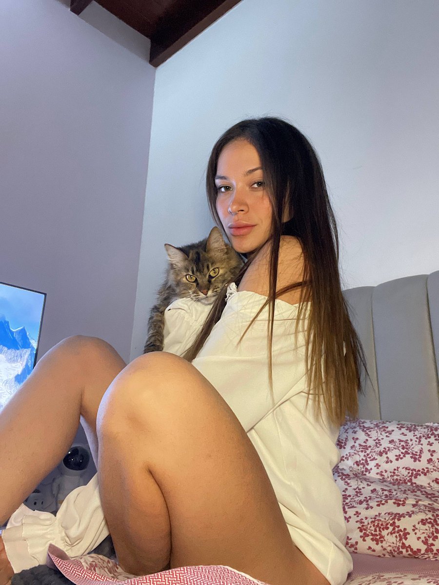 Chloé & Camille tweet media