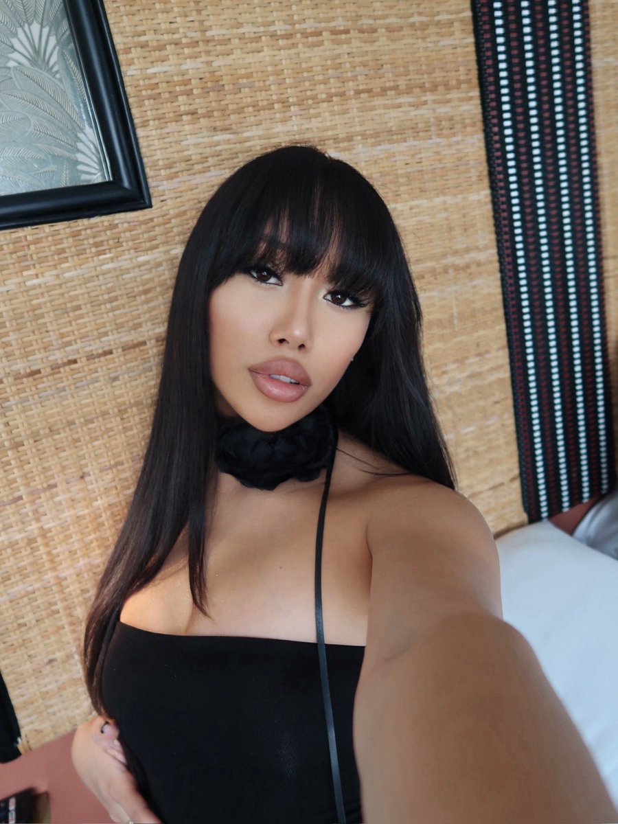 Goddess Lia tweet media
