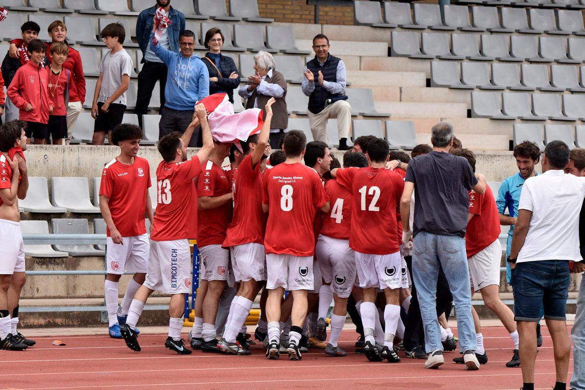 futbolcsi's tweet photo. FT: Gavà 1-4 1r Equip

Seguirem un any més a 2a Catalana! 

Partit molt ben jugat amb una 1a part de molt nivell per certificar la permanència.

Gràcies a tots els que ens heu recolzat!

#SISISICSI

📸 @havokcfgava https://t.co/jfq6zUUMpG