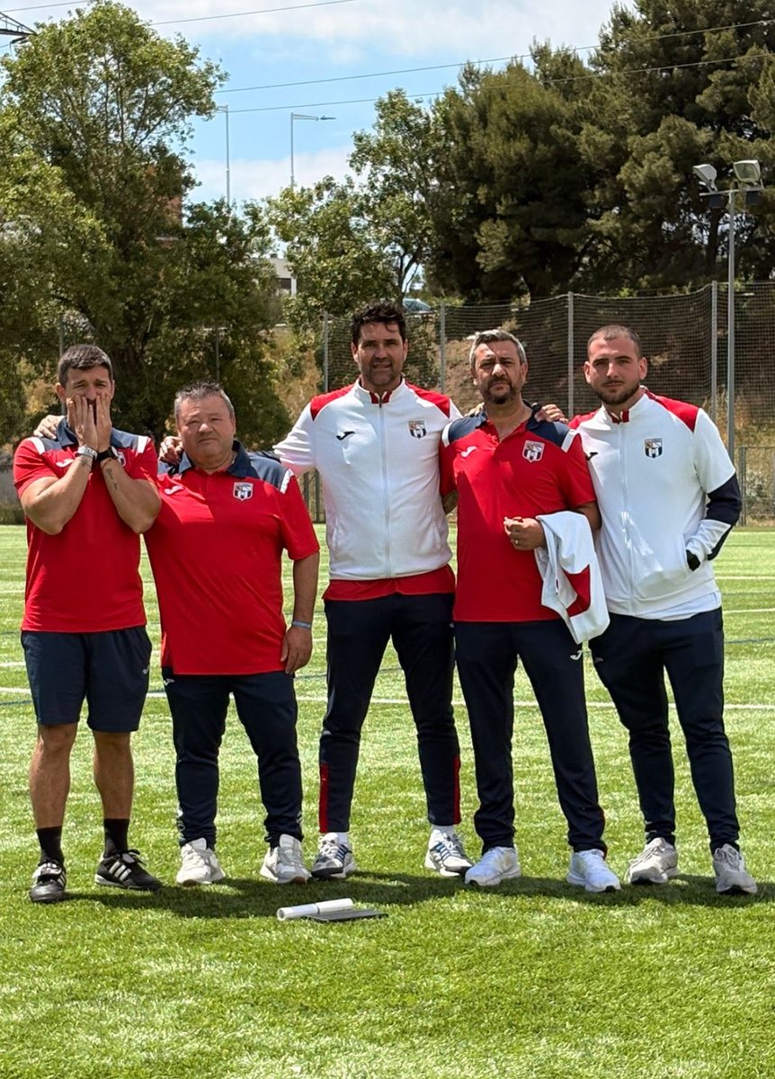 iamdanielmd's tweet photo. Mi equipo! ⚪️🔵 #3CAT9 https://t.co/1FE9ehMsyr