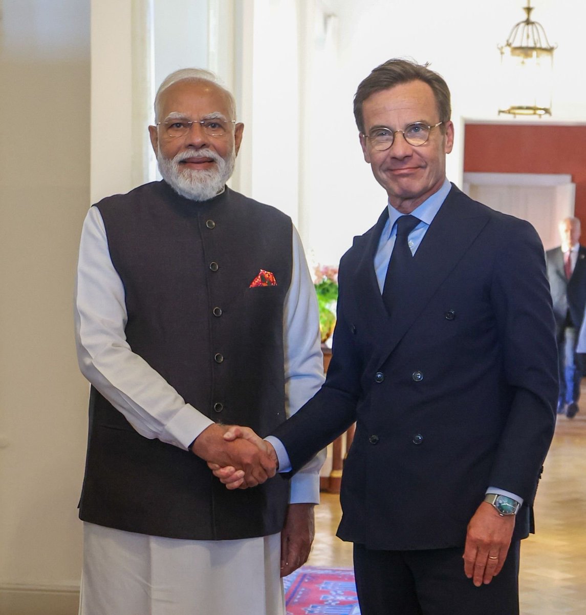 Narendra Modi tweet media