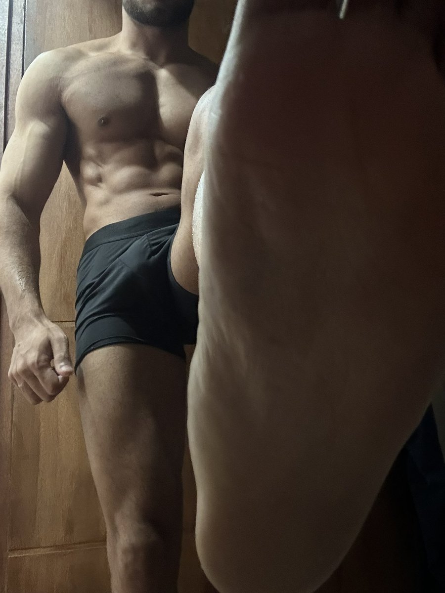 rafaelmasterbd's tweet photo. This is what a real man looks like https://t.co/t3ymjzVaNV