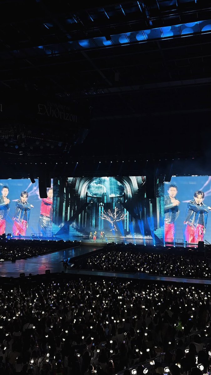 EXOLSILVER2_ tweet media