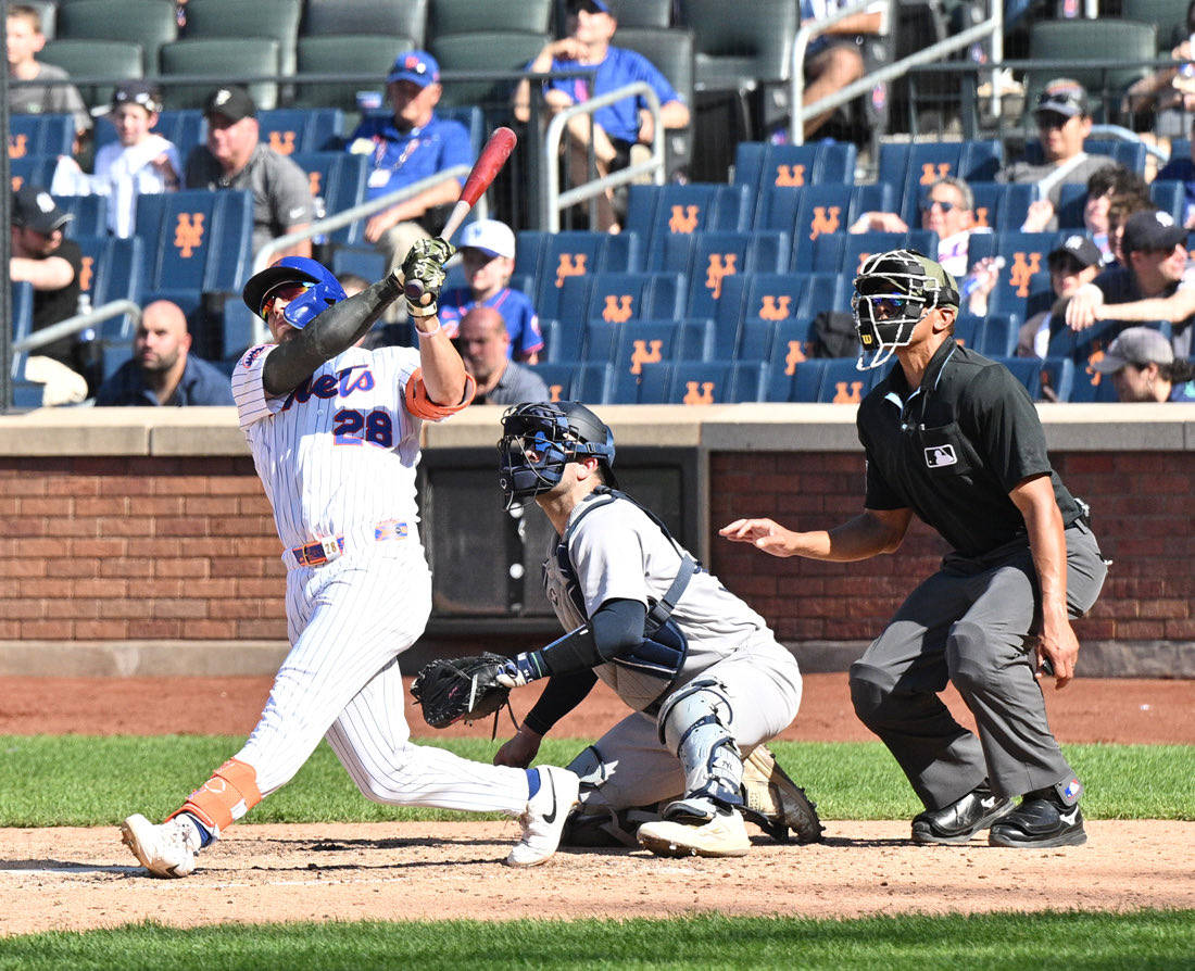 LatinoSports's tweet photo. Tyrone Taylor’s ninth-inning game-tying Subway Series three run homer behind the lens 💣⚾️
#Yankees #RepBX #SubwaySeries #Mets #LGM #MLB #LatinoSports | @mlbespanol | 📸: Bill Menzel/Latino Sports https://t.co/mA1CNNmK5E