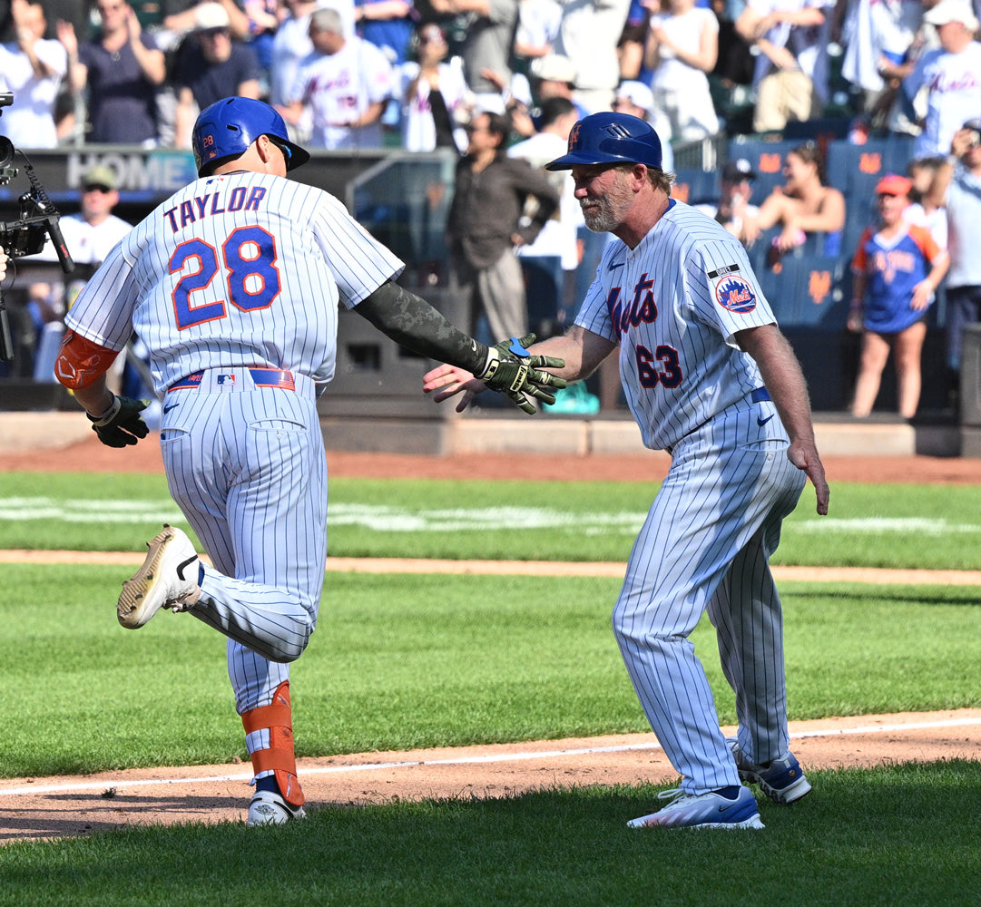 LatinoSports's tweet photo. Tyrone Taylor’s ninth-inning game-tying Subway Series three run homer behind the lens 💣⚾️
#Yankees #RepBX #SubwaySeries #Mets #LGM #MLB #LatinoSports | @mlbespanol | 📸: Bill Menzel/Latino Sports https://t.co/mA1CNNmK5E