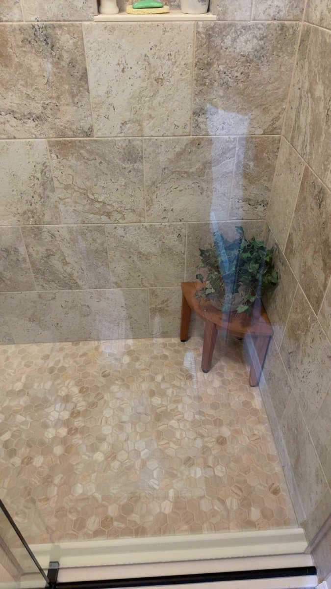 spongebobs75362's tweet photo. nothing like connecting with nature in the shower #mothernature https://t.co/bOxH0ABfQj