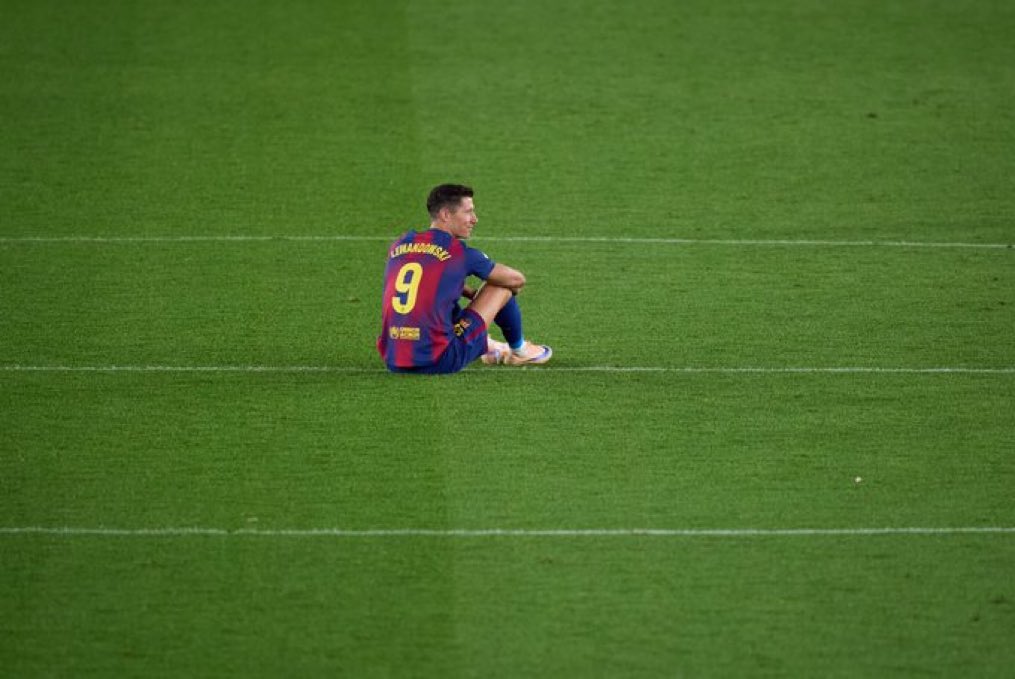 Oladele's tweet photo. Retweet if you love Barcelona and Lewandowski https://t.co/IZlxFtQ4jP