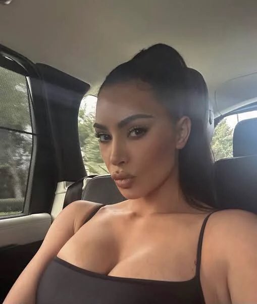 Kimkardash13042's tweet photo. https://t.co/DI1wIe2gmB