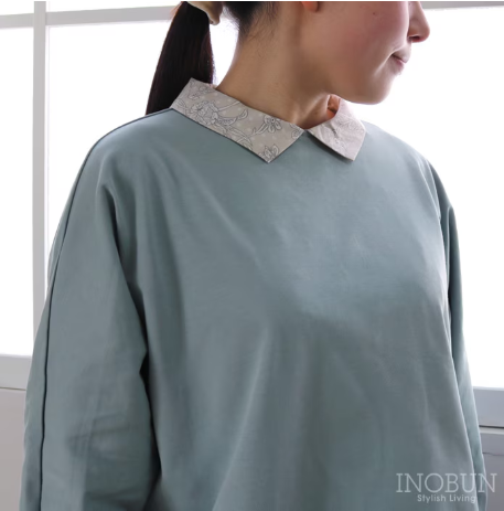 inobun_com's tweet photo. リバティ襟とくるみボタンが、さりげなく華やぐ一枚。
後ろ姿まで美しい、イノブン別注の特別なカットソーです🌿
🔗https://t.co/X1HCGTsTyq　#イノブン #Ventdouest #ヴァンドウェスト #LIBERTY #リバティプリント #リバティ #カットソー #ナチュラルコーデ #大人カジュアル #フレンチカジュアル https://t.co/KuM9bvBb0G