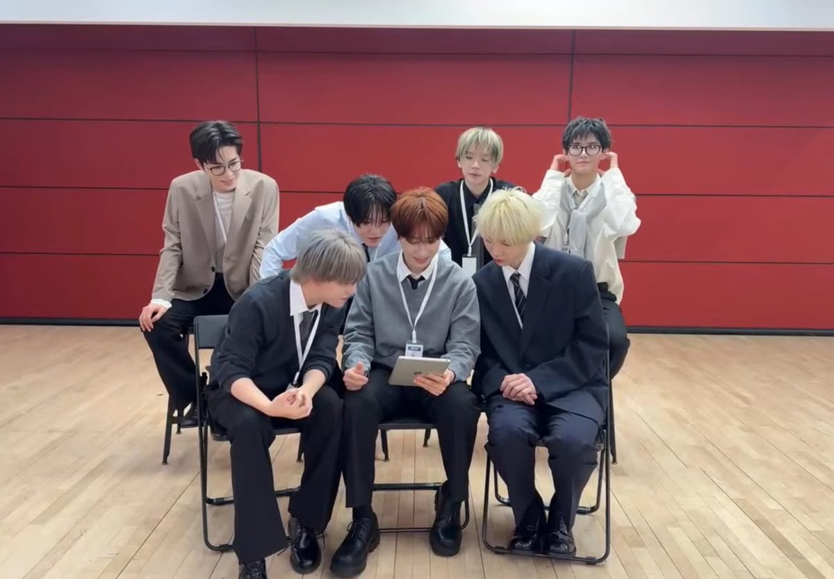 ・ tweet media