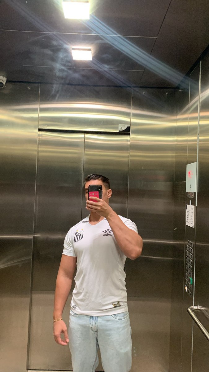 santixtaa's tweet photo. NÃO IMPORTA QUAL É O SUFOCO 🎵 https://t.co/fxSHJoJCig