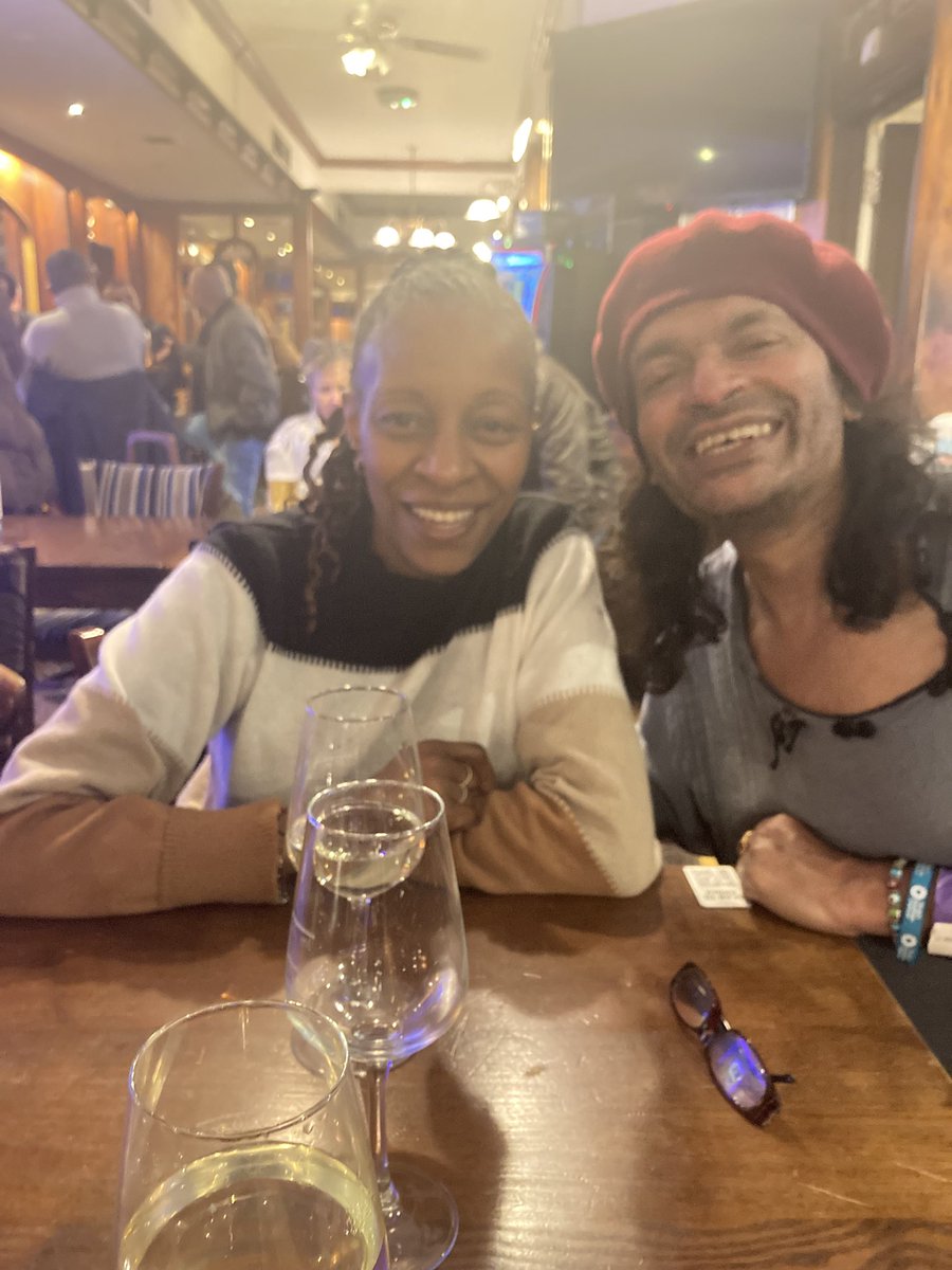 riz_one's tweet photo. We met up again; lively chat. #SundaySharing #SundayVibe https://t.co/cONXFOdVYN