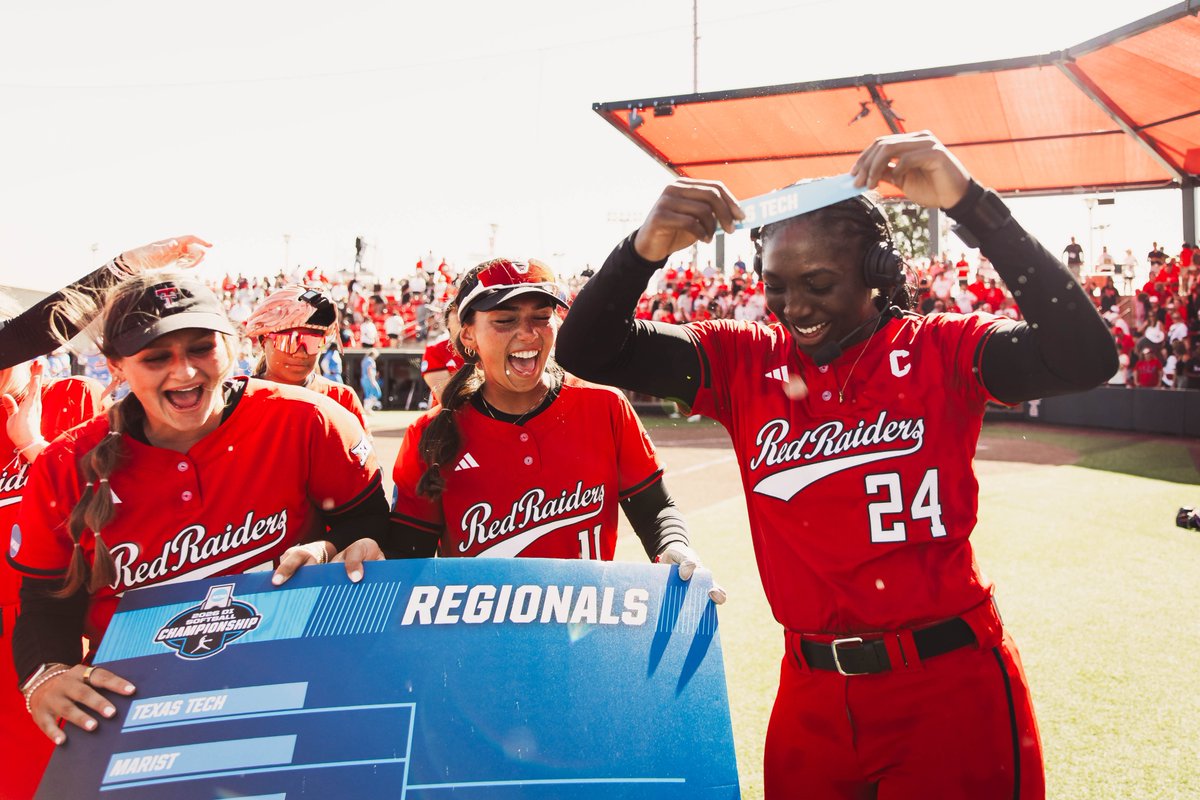 NCAA Softball tweet media