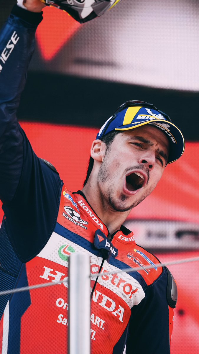 HRC_MotoGP's tweet photo. Great to see that smile again 😘 https://t.co/wQYR2V8yJF
