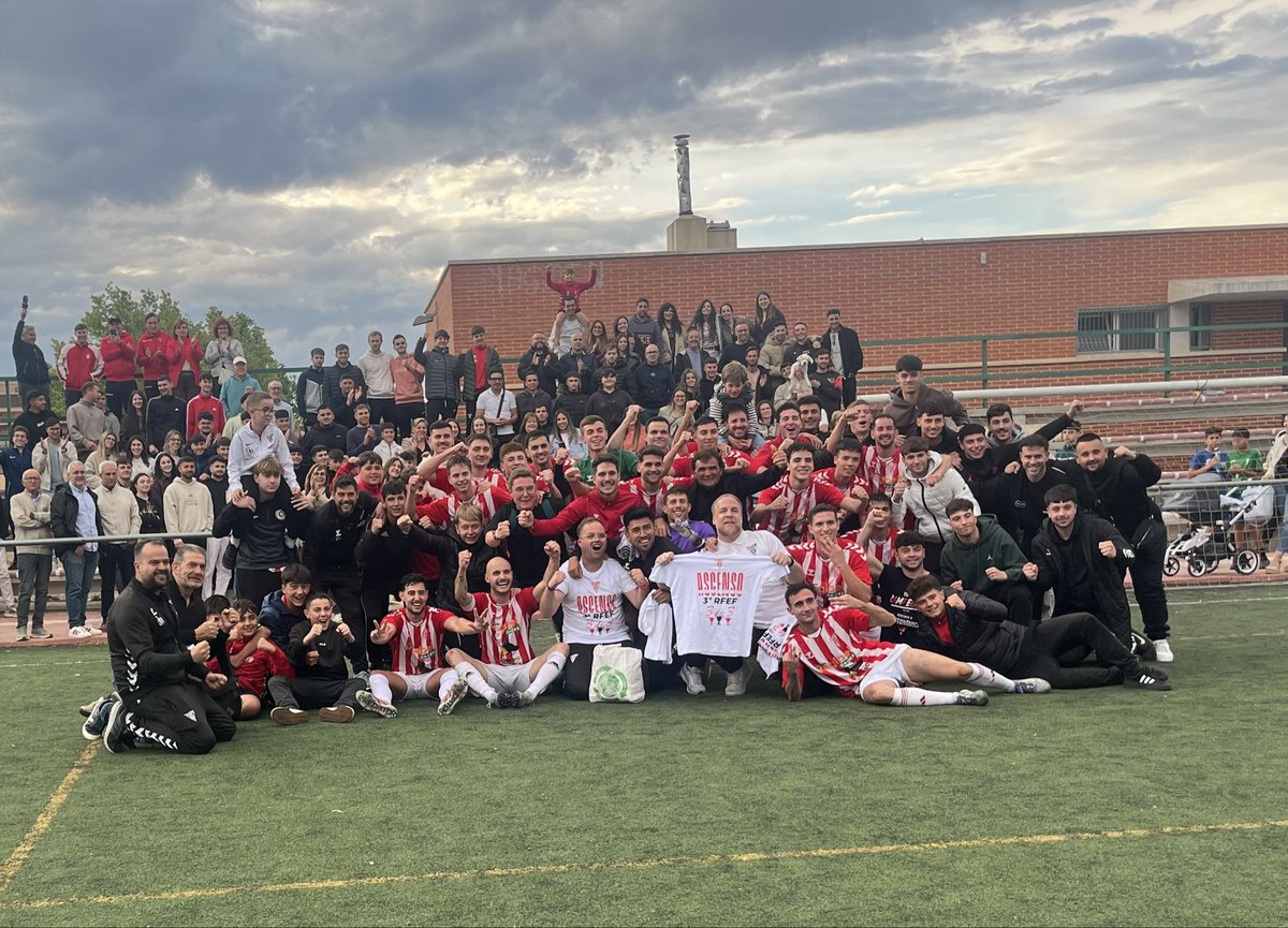 BullasDeportivo's tweet photo. 🔴 SOMOS DE TERCERA RFEF ⚪️

Los sueños se cumplen. Gracias Bullas ❗️

#SentimientoDePertenencia https://t.co/mnWSRwnLOg