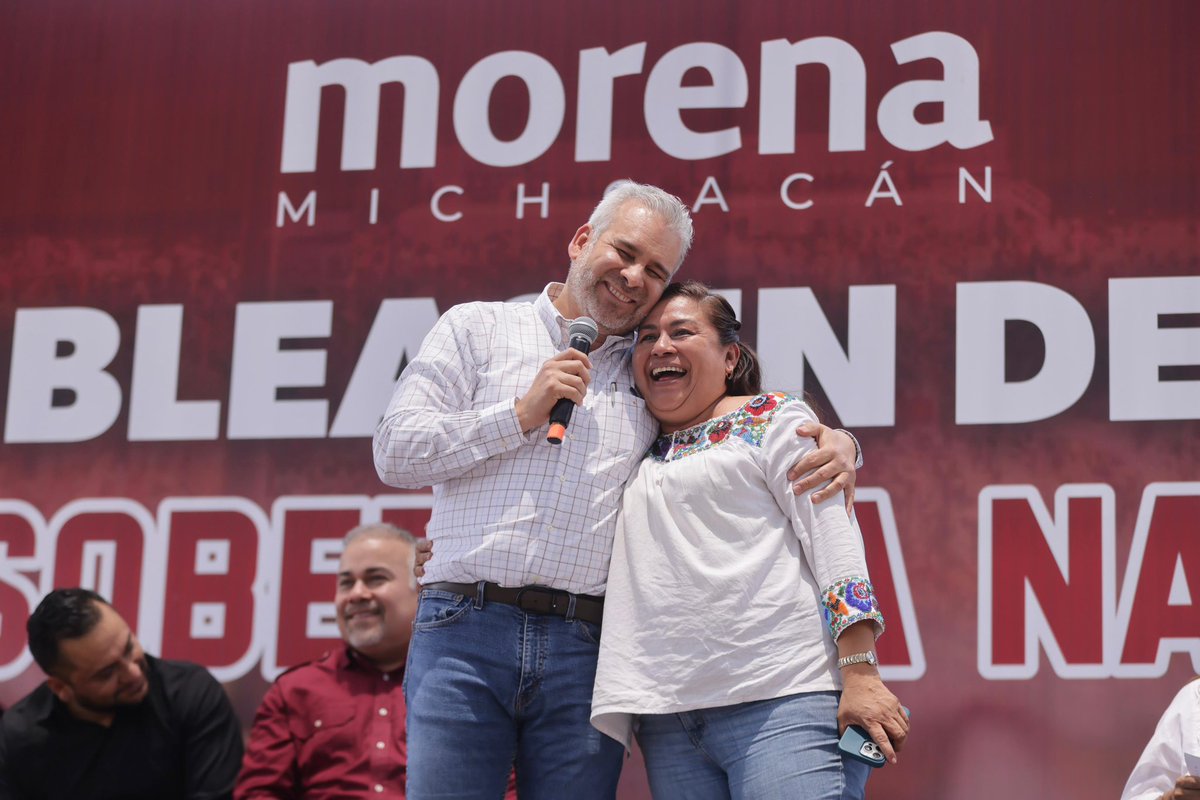 ARBedolla's tweet photo. Seguimos fortaleciendo este movimiento que nació del pueblo. La Asamblea en Defensa de la Transformación en Puruándiro es una muestra de que juntas y juntos llegamos mas lejos, y seguimos avanzando con unidad, compromiso y poniendo a la gente al centro de cada decisión. 👊🏼 https://t.co/IZcG4NY8Wo