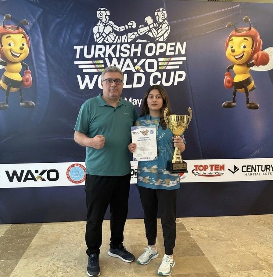 ibrahimeyyupogl's tweet photo. 🏆 🥇 Antalya’da düzenlenen 2026 Kick Boks Dünya Kupası’nda “Büyük Bayanlar Müzikli Form Hard Style Aletli” kategorisinde altın madalya kazanarak Dünya Kupası şampiyonu olan hemşehrimiz Fatma Nursev Akaltun’u gönülden tebrik ediyorum.

Elde ettiği bu büyük başarıyla bizlere gurur yaşatan sporcumuza, spor hayatında nice şampiyonluklar ve başarılarla dolu bir gelecek diliyorum.
@murat_akaltun