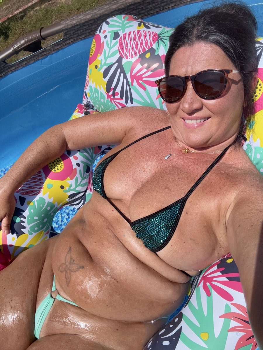 beachmilf53 tweet media