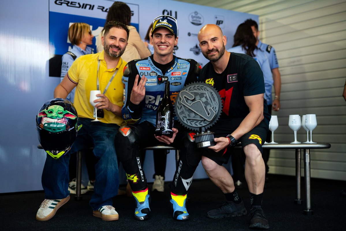 Aldeguer54's tweet photo. YEEEEESS !!! P2 back on podium !!!!!
Let's GOOOO!!!

Pronta recuperación para Johan Zarco y mi compañero @alexmarquez73 !! Esta es por ellos… https://t.co/CMzvyTOW93