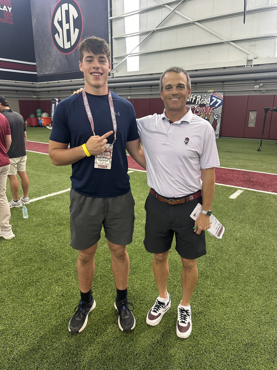 RiggsSavage's tweet photo. I had an amazing visit at South Carolina today!!!! @CoachSElliott @CoachSBeamer @ZGord2046 @CoachRobinBacon @alonzobowens21 @powdersvillefb @benjaminwolk https://t.co/tIpvwXs7gz