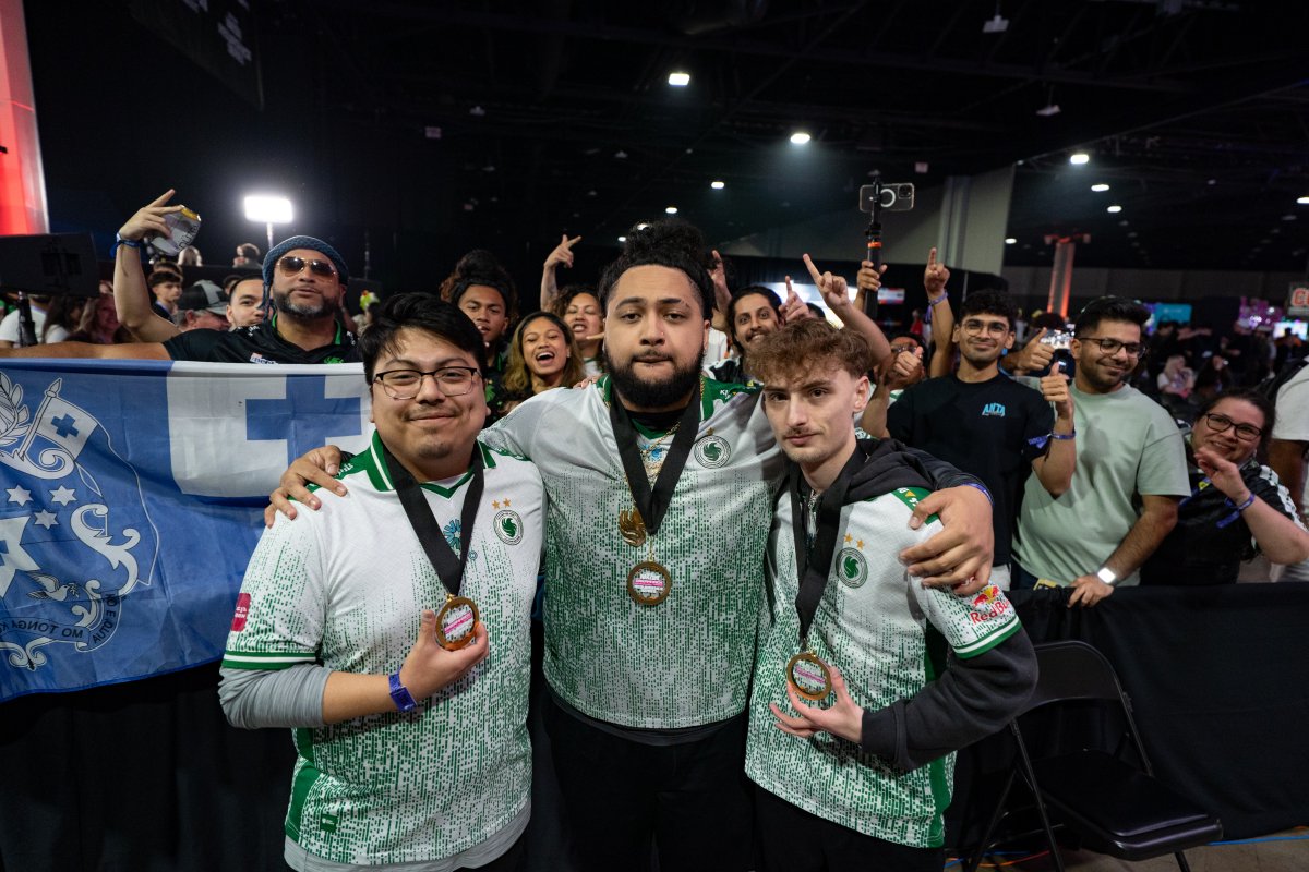 COD_Esports's tweet photo. born winners 😤 https://t.co/fecYyy3neI