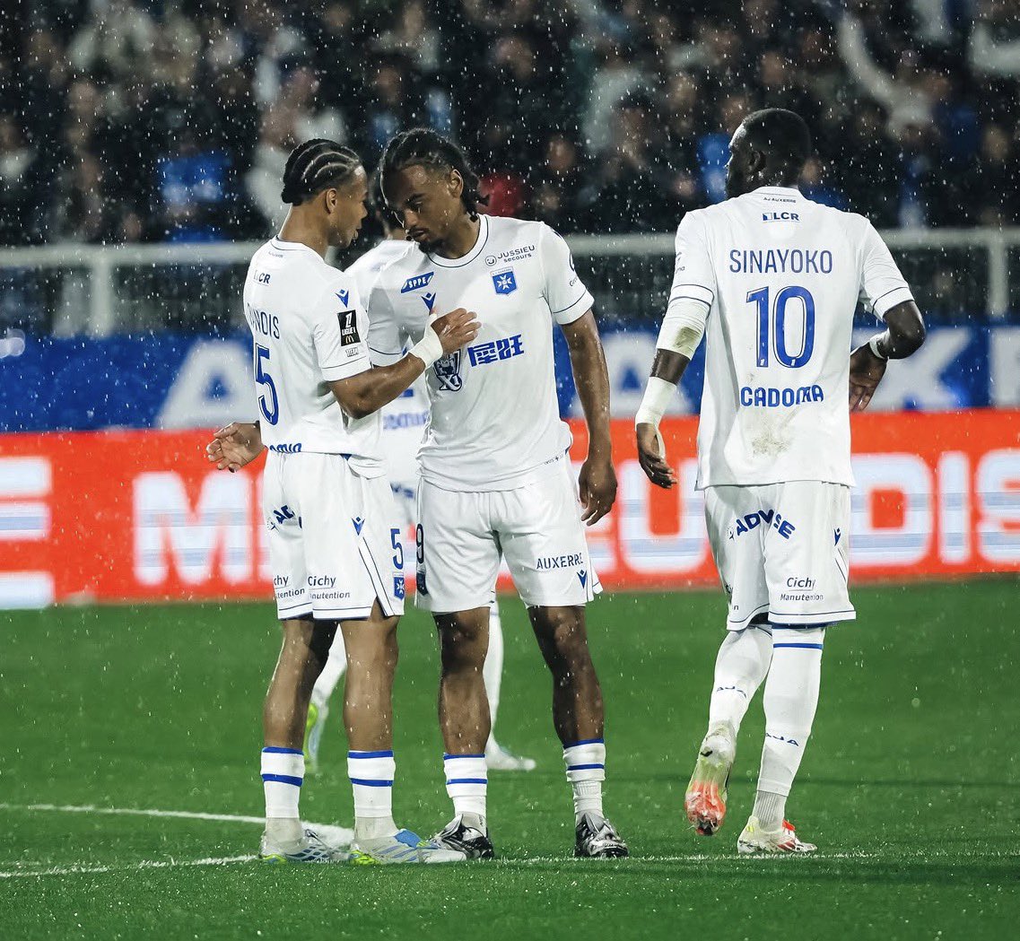 rpmtsh's tweet photo. Angers Le Havre Auxerre maintenu c’est tellement les clubs du peuple on aura battu https://t.co/ipcVEHLClV