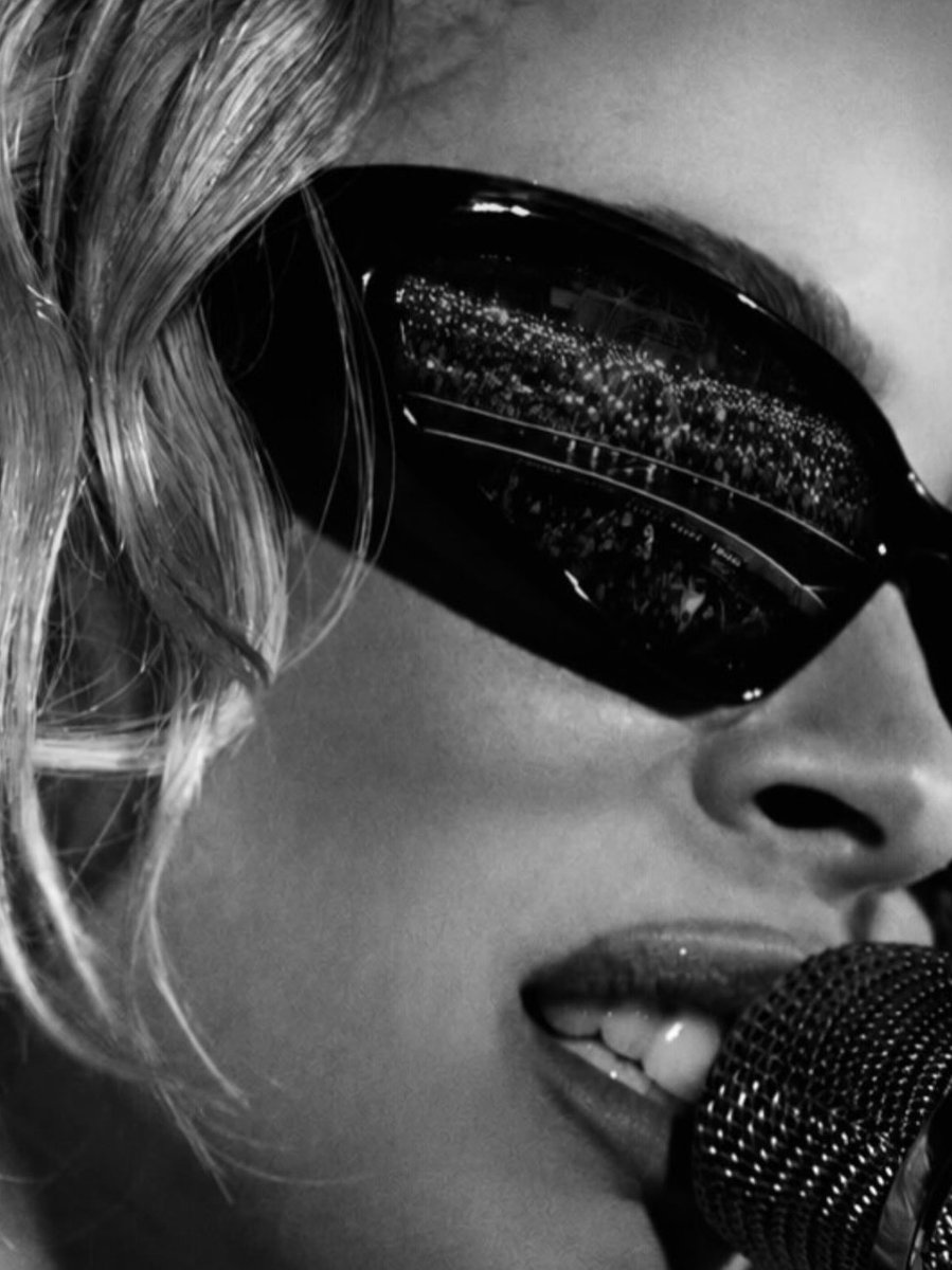 stoesselsgirl's tweet photo. POPSTAR. https://t.co/xJQxaOA4jR