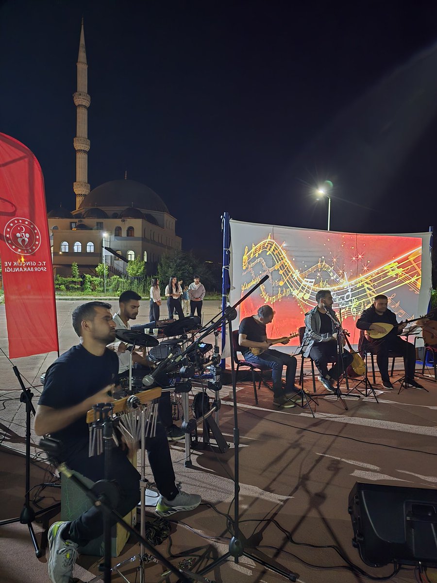 Diyarbakır Yenişehir Gençlik Merkezi tweet media