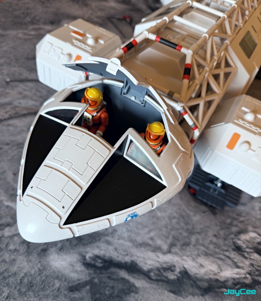 EagleAlpha1999's tweet photo. Crew inside the cockpit. A tight fit but it works wonderfully! #Eagle1976 #GiantLeapToys #ZicaToys #AlphaEdition https://t.co/TV8Aeebmn2