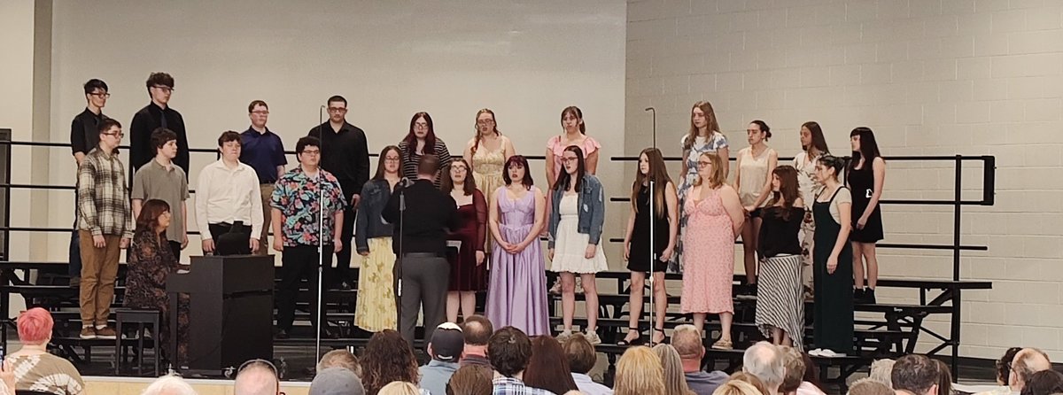 Bryan612Princ's tweet photo. The HS Choirs closed the year today (5/17) with their Senior Tribute concert. Every ensemble &amp; solo performance was outstanding. Nice job alumni. Congrats to these award recipients
June Dally Webster: T Grimes
National School Choral: J Allen 
#BryanBuilt https://t.co/h8XxPvCmAR