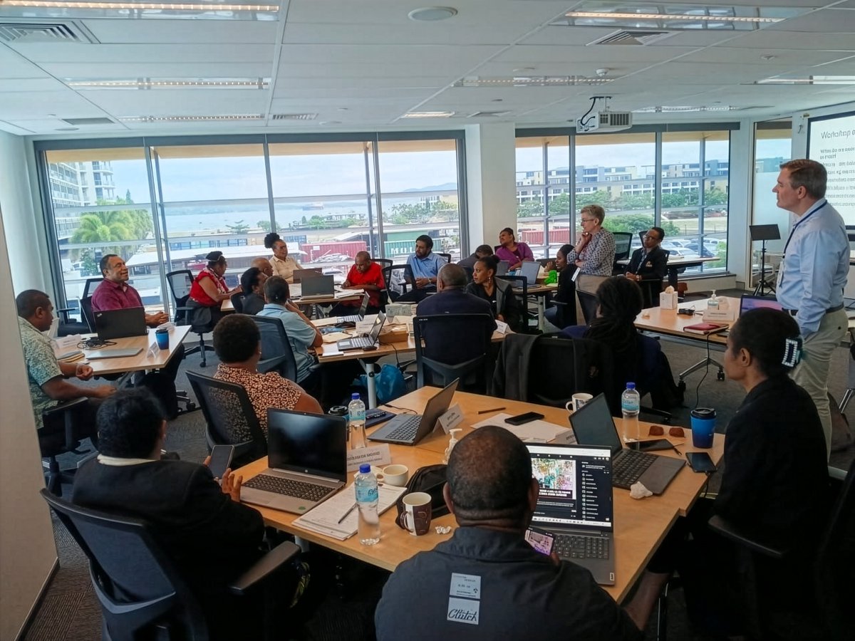 GlobalDevUQ's tweet photo. Building momentum for stronger public policy in 🇵🇬🚀Second 2 week program of @AustraliaAwards Public Policy Governance Short Course delivered by @UQ_News. Building practical skills in policy, governance &amp; service delivery! Thanks to delivery experts for this impactful program👏 https://t.co/s3GJgtrqS5