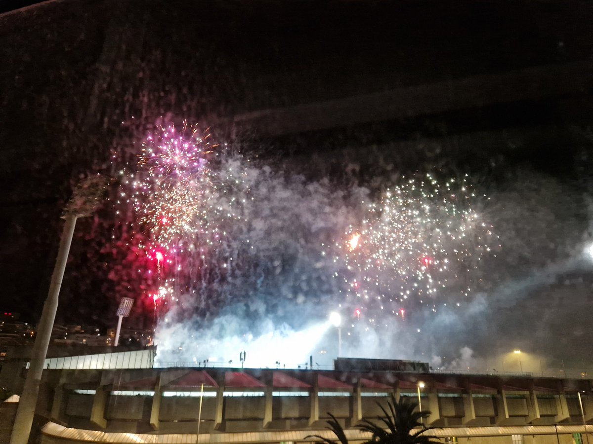ConchiSolanas's tweet photo. Noche de celebracion, noche de fuegos artificiales, noche de campeones #Sardinero  #racing https://t.co/9hypRArpaD
