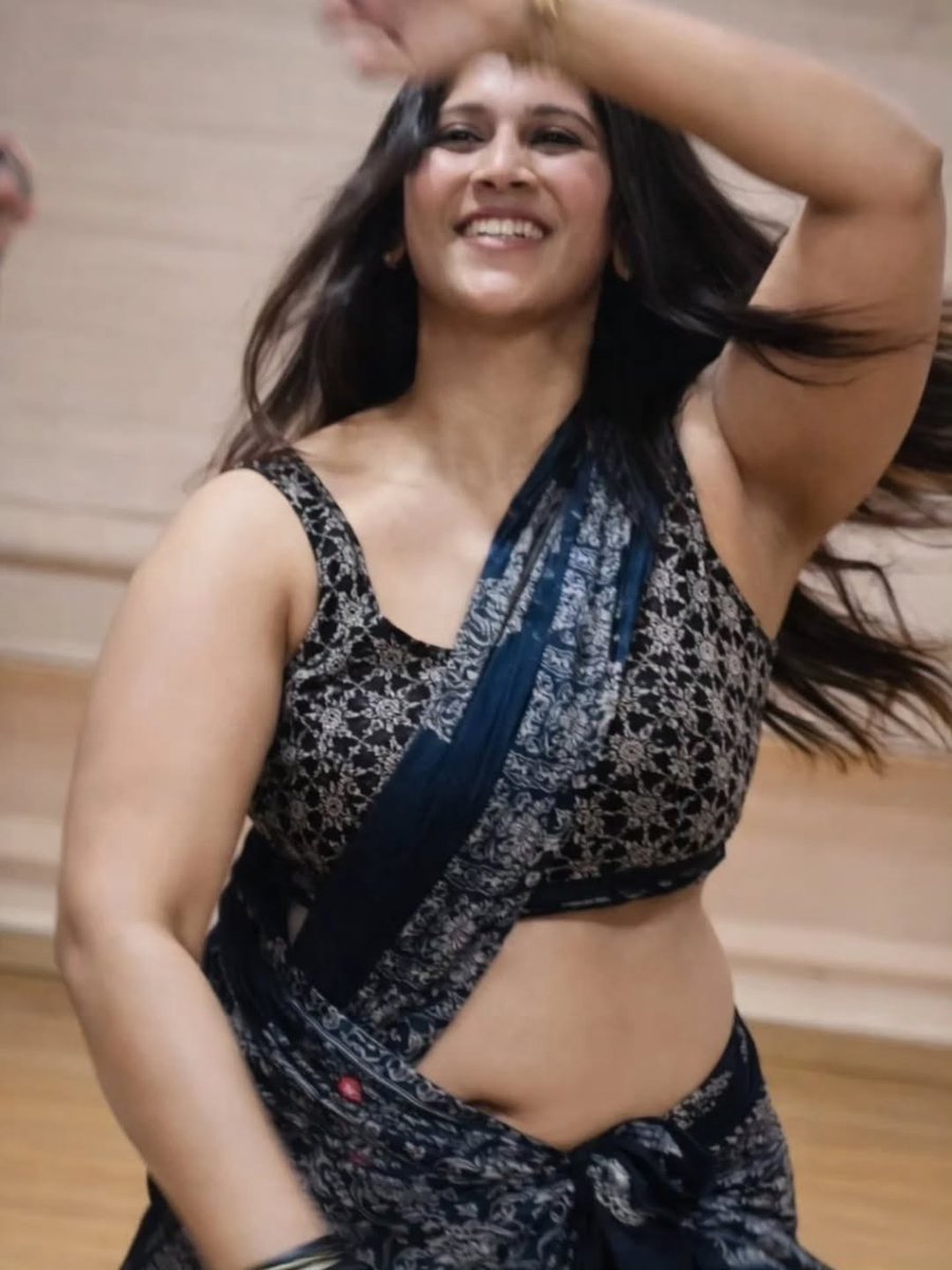 Cinema_guy_04's tweet photo. Aunty...🥵🥵🥵 ×
Hottie...🥵🥵🥵✓ https://t.co/ft90UCHOPc